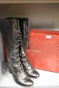 A pair of ladies high-heeled leather boots by Roberto Vianni, size 39.