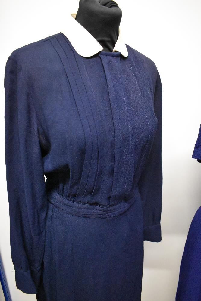 Three vintage dresses, including royal blue textured crepe dress, around 1950s and navy blue - Image 4 of 7