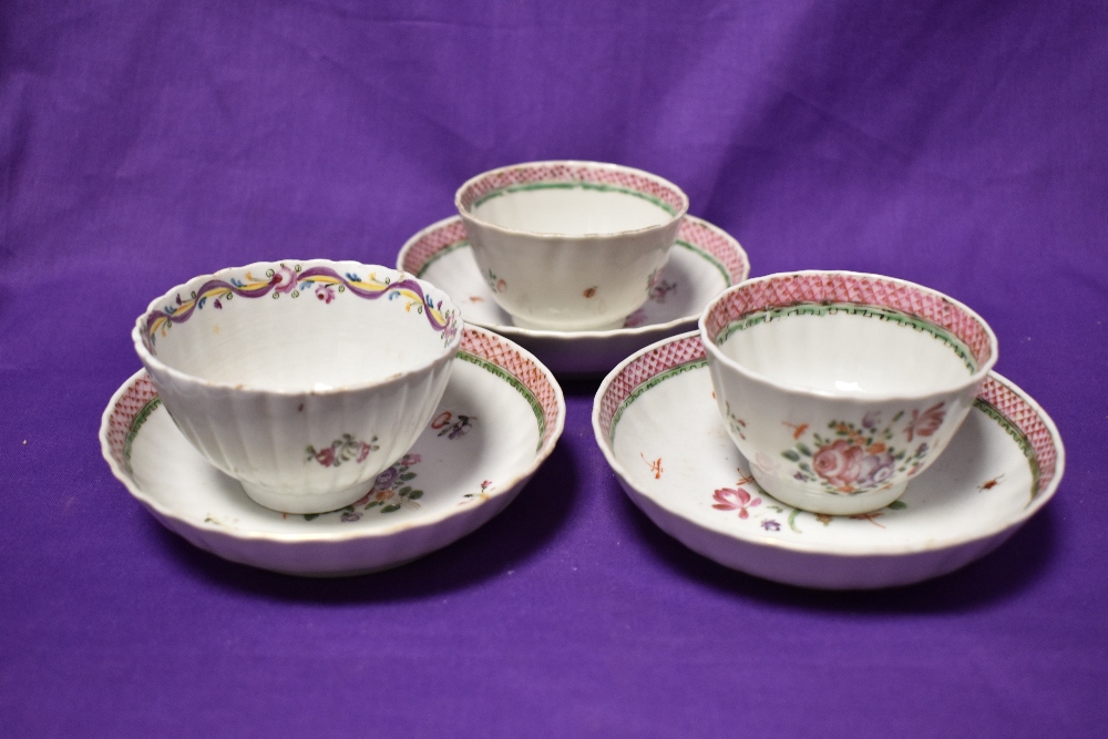 A selection of 18th Century Newhall porcelain tea bowls and saucers etc - Image 2 of 4