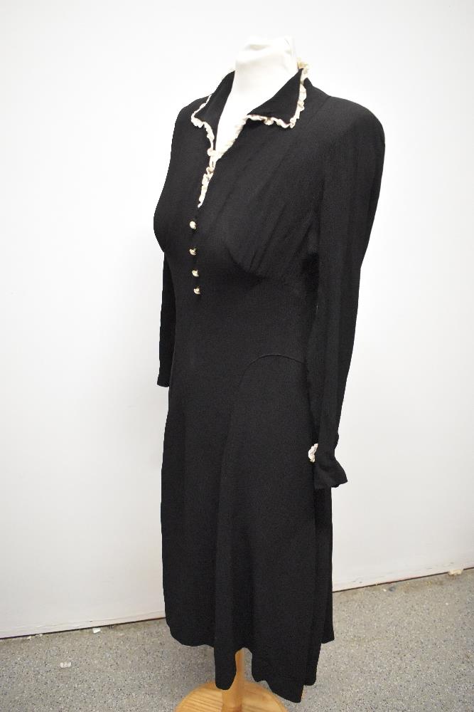 A late 1930s/40s day dress in black seersuker crepe cut on the bias, giving a lovely clingy fit, - Image 8 of 9