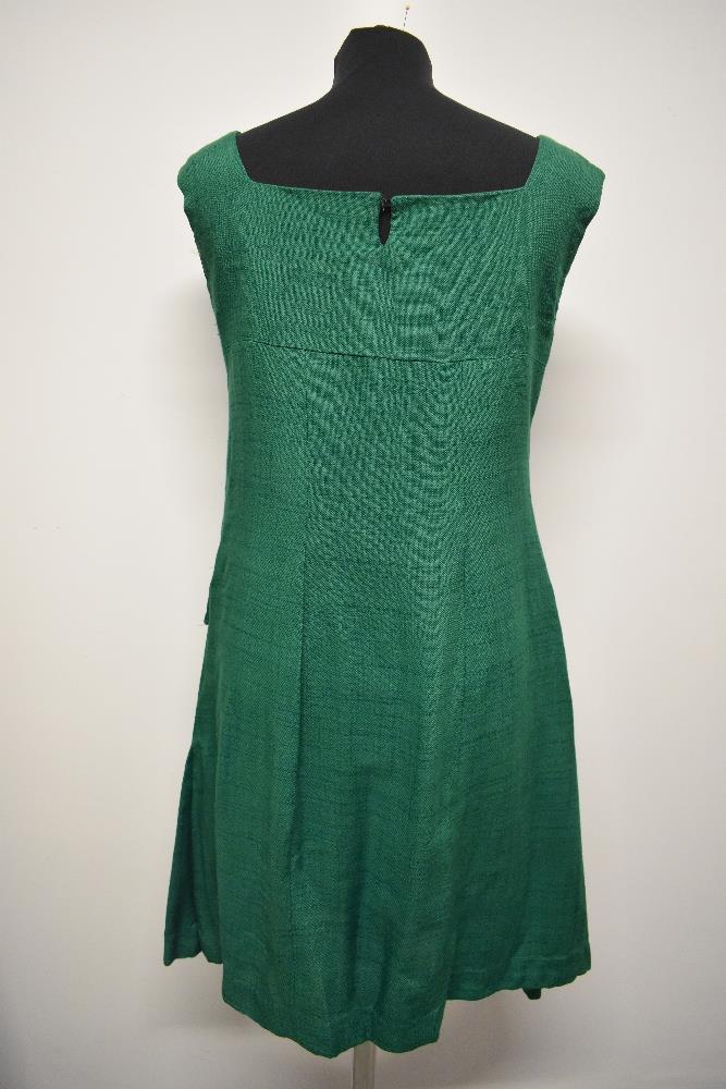 An early 1960s emerald green linen mini dress, having large self covered faux button detail to - Image 6 of 6