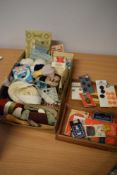 A mixed lot of vintage haberdashery, including needles, wool, fastenings and much more.