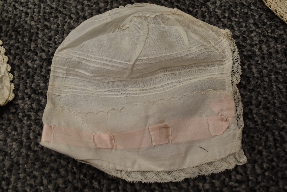 Seven Victorian and Edwardian children's and babies bonnets, including finely embroidered example. - Image 3 of 11