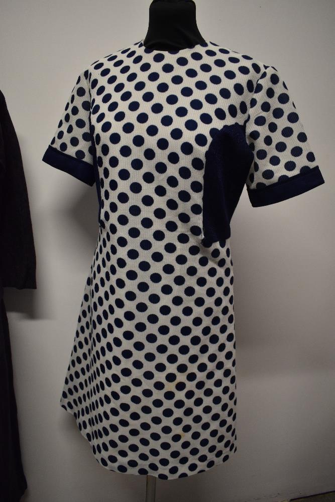 Two vintage dresses, to include; late 50s/early 60s wiggle dress with drop waist and buckle detail - Image 4 of 13