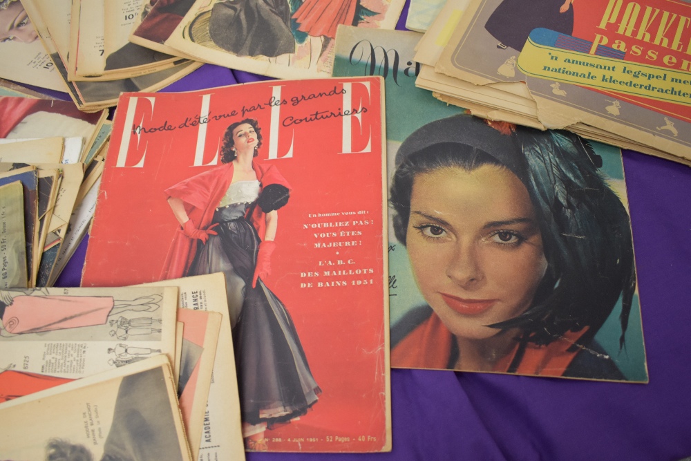 A selection of vintage magazines and ephemera, of fashion interest, including Mode Du jour, Elle and - Image 3 of 7