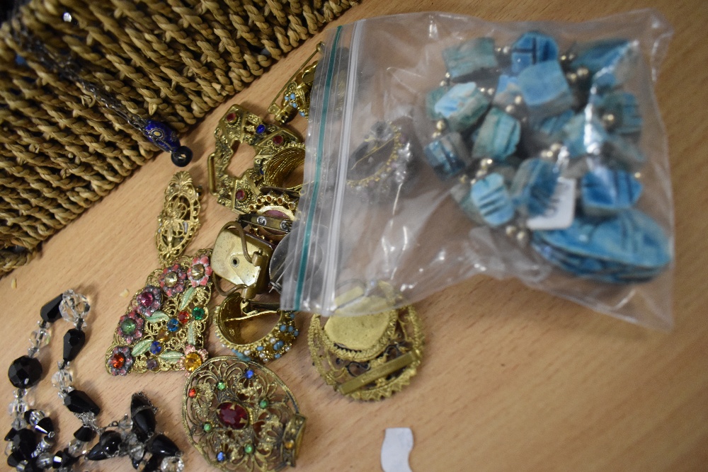 A large collection of vintage, antique and modern costume jewellery, including brooches, bangles, - Image 4 of 7