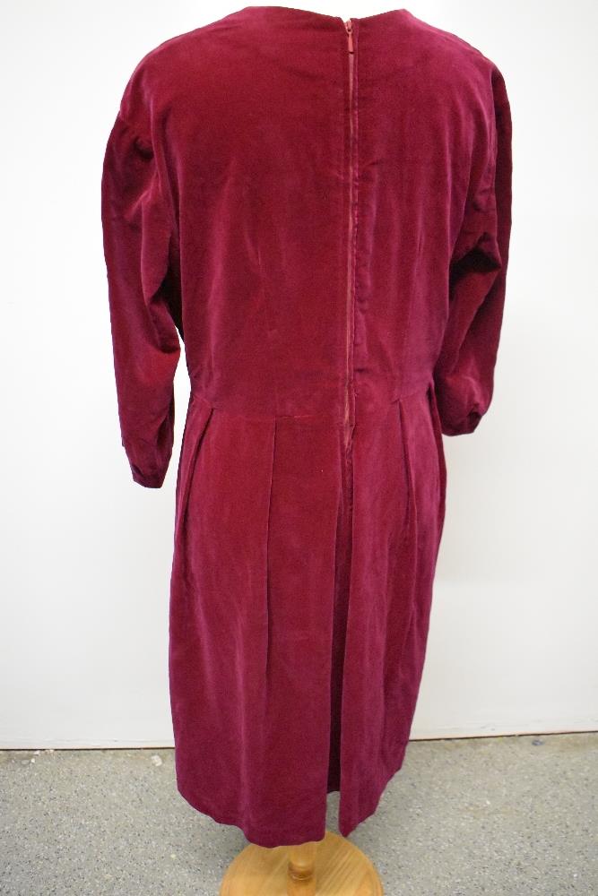 The most wonderfully coloured mulberry/deep cerise velvet 1950s day dress having pleats to skirt, - Image 5 of 7