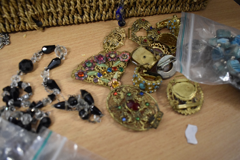 A large collection of vintage, antique and modern costume jewellery, including brooches, bangles, - Image 3 of 7