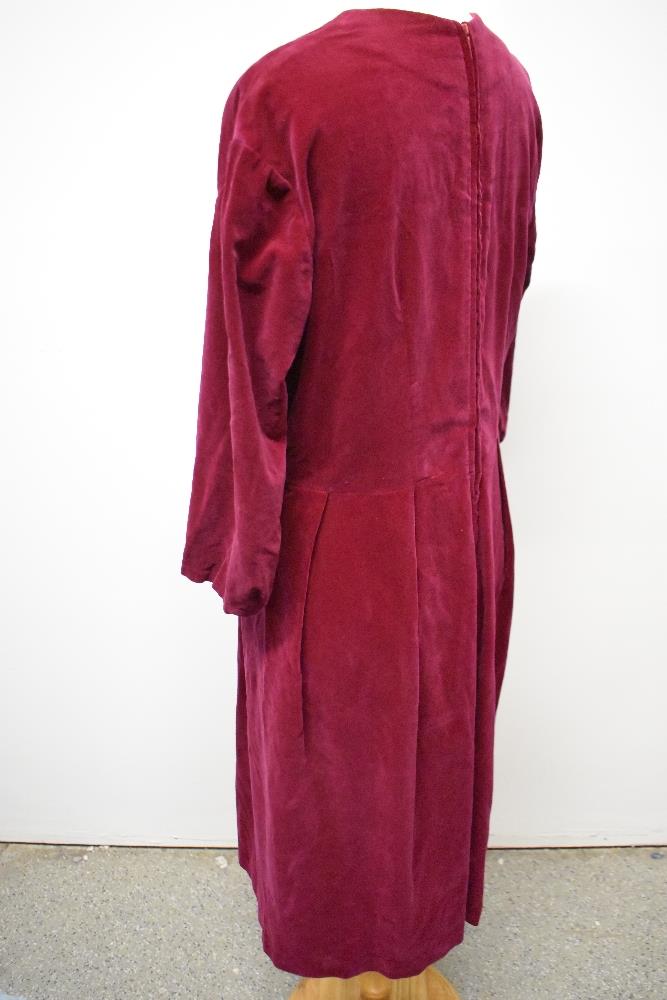 The most wonderfully coloured mulberry/deep cerise velvet 1950s day dress having pleats to skirt, - Image 6 of 7
