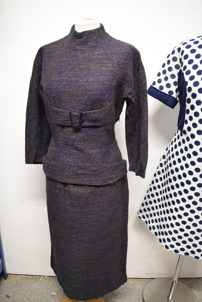 Two vintage dresses, to include; late 50s/early 60s wiggle dress with drop waist and buckle detail - Image 5 of 13