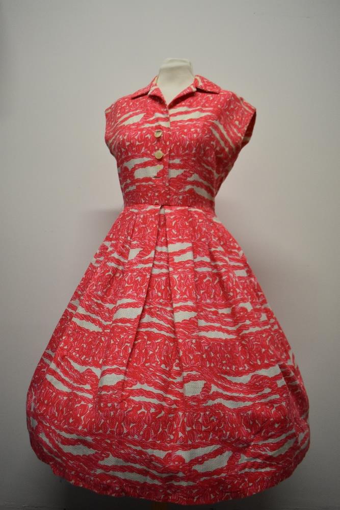 A 1950s medium weight textured cotton day dress, having side zip and fairly full pleated skirt - Image 2 of 8