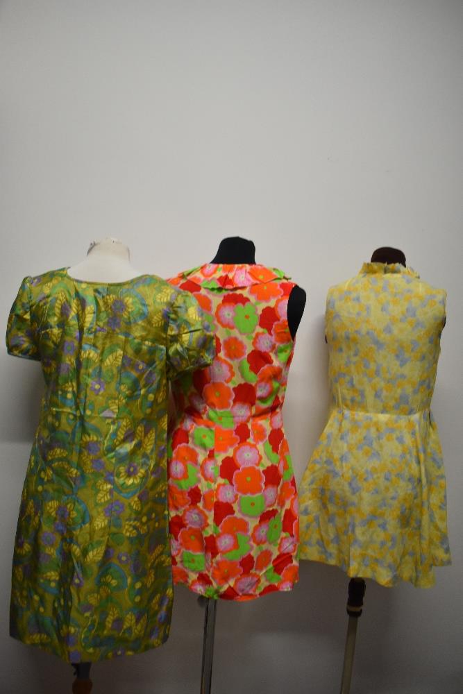 Three vintage 1960s brightly patterned mini dresses. - Image 7 of 10