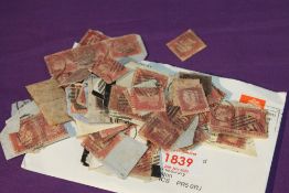 GB, QVIC LINE ENGRAVED ISSUES - UNCHECKED MASS IN OLD ENVELOPE, REDS, BLUES ETC Old envelope with in