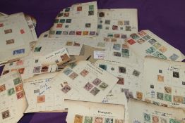 WORLD & COMMONWEALTH VINTAGE QVIC-GV ERA COLLECTION IN LARGE FOLDER Good sized collection of leaf