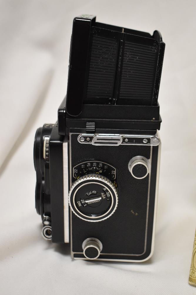 A boxed Rolleiflex TLF medium format camera No2192717 - Image 2 of 3