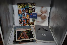 A selection of photographic magazines and ephemera including Zoom