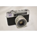 A Yashica Minister III camera No7031552 with Yashinon-DX 1:2,8 45mm lens