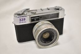 A Yashica Minister III camera No7031552 with Yashinon-DX 1:2,8 45mm lens