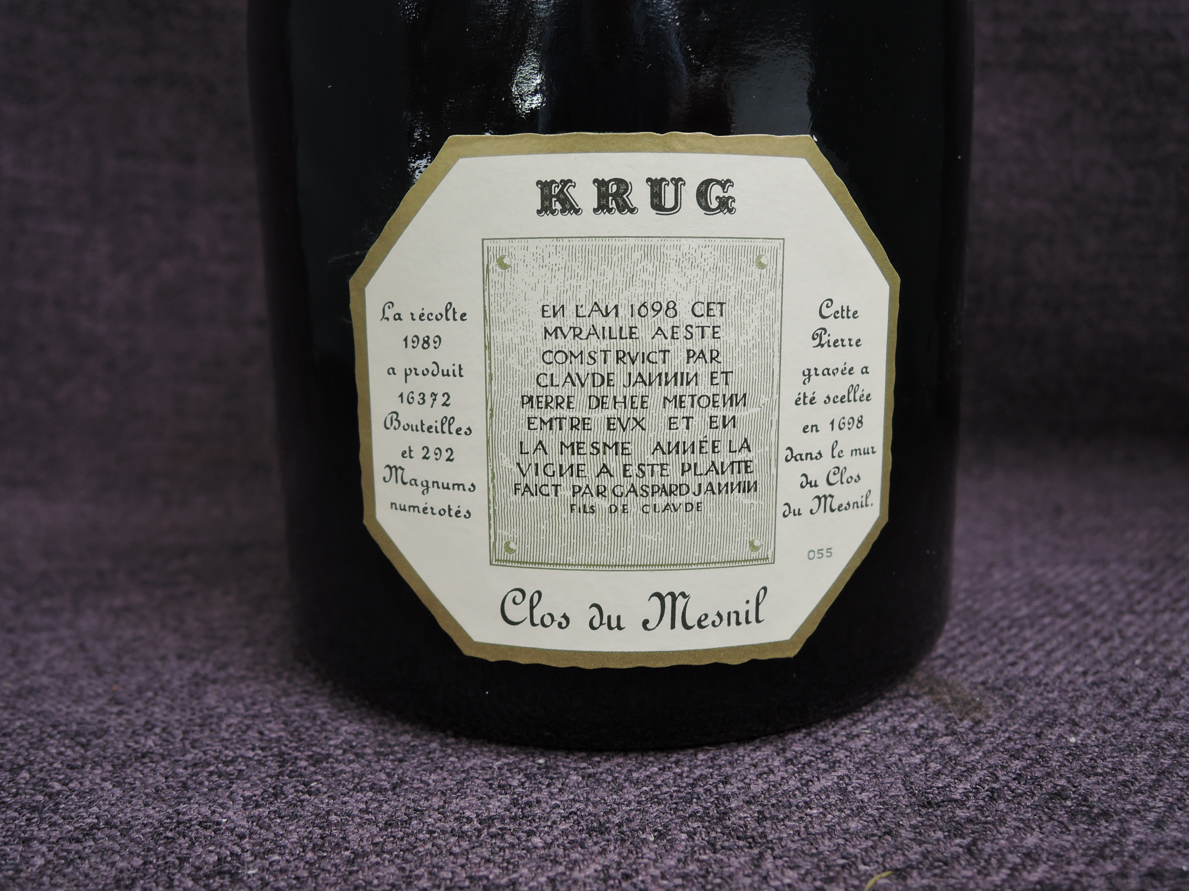 A bottle of Krug Clos Du Mesnil 1989 Champagne, 1698-1998 300 year anniversary, bottle no 07078, 12% - Image 6 of 8