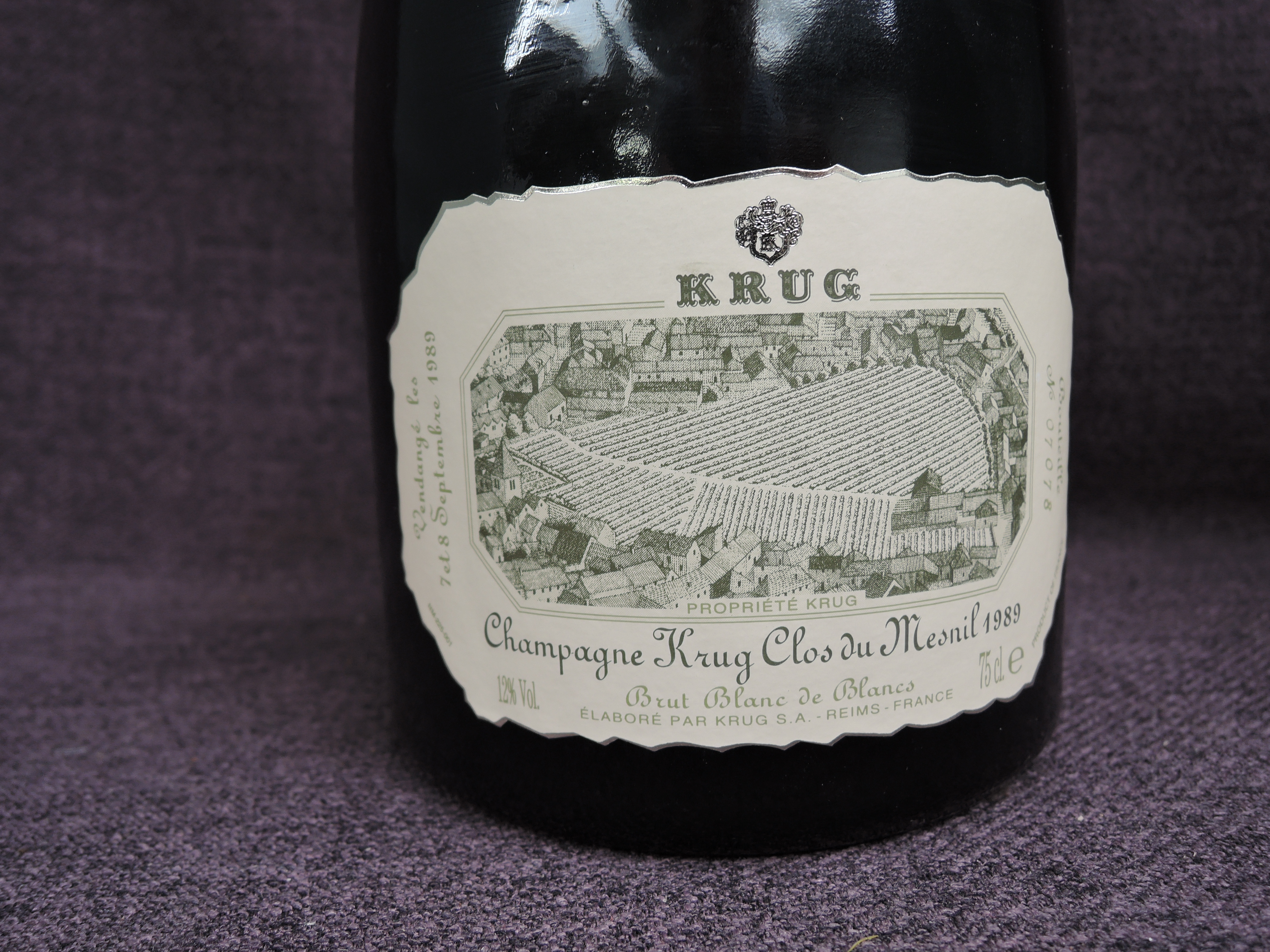 A bottle of Krug Clos Du Mesnil 1989 Champagne, 1698-1998 300 year anniversary, bottle no 07078, 12% - Image 3 of 8