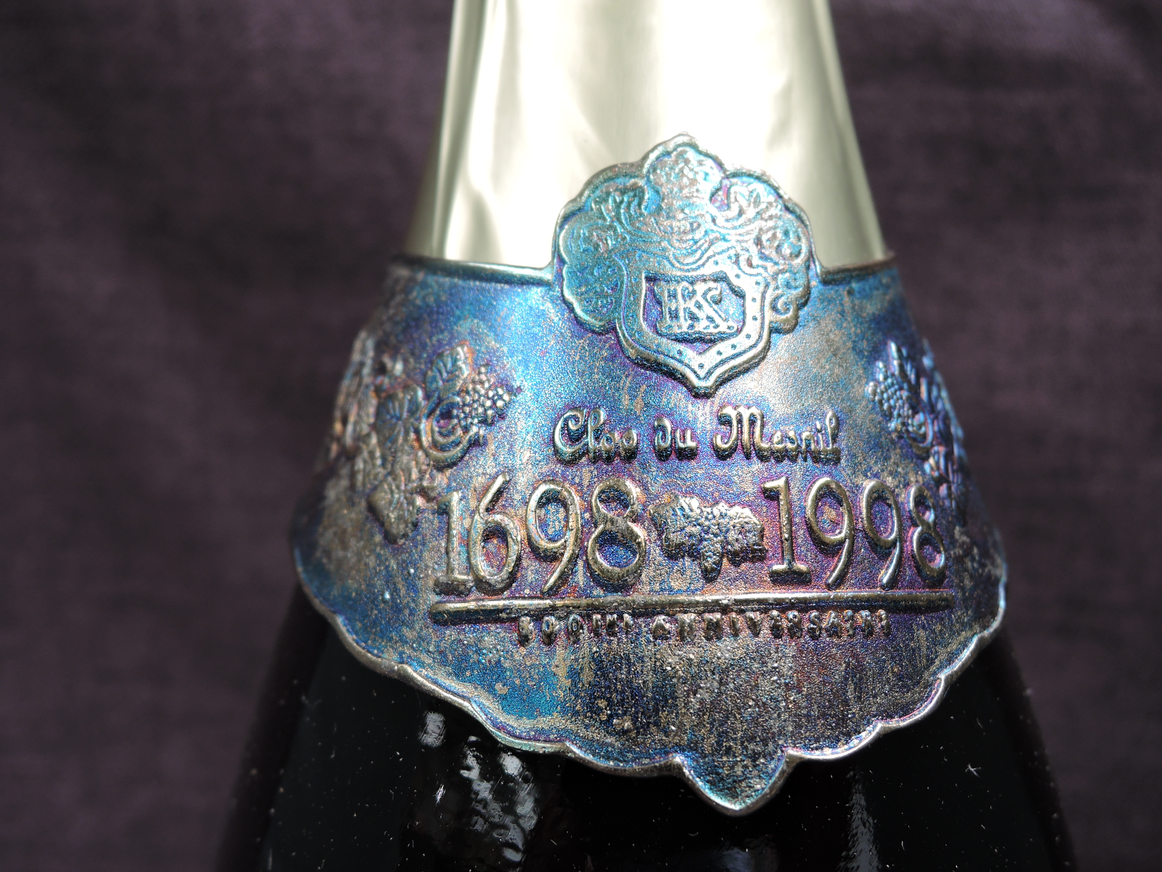 A bottle of Krug Clos Du Mesnil 1989 Champagne, 1698-1998 300 year anniversary, bottle no 07078, 12% - Image 4 of 8