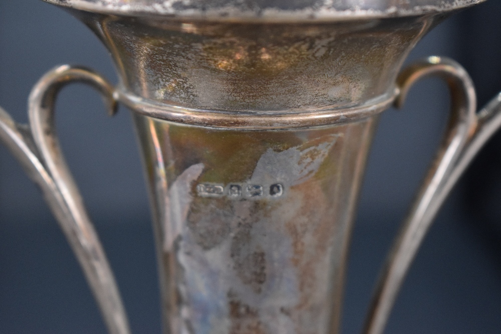 A George V silver epergne, of moulded and tapering cylindrical form flanked by sinuous brackets ( - Image 3 of 3