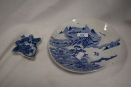 A 19th century pearl ware pickle dish of leaf form, a Chinese plate having blue transfer pattern.