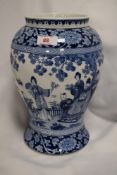 A 19th/20th Century blue and white Chinese vase, of baluster form, measuring 28cm tall