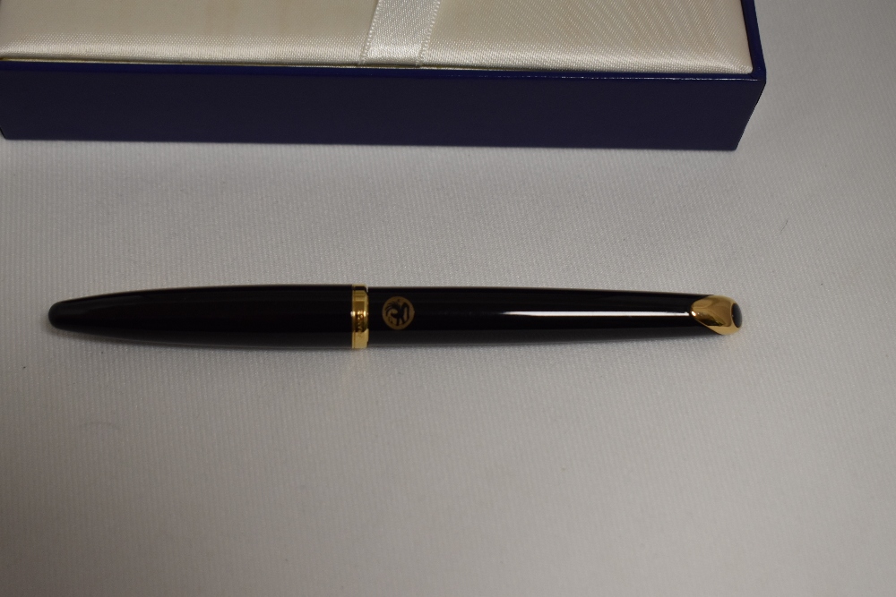 A boxed Waterman Carene cartridge/converter fountain pen in black with gold trim having Waterman 18k - Image 3 of 3