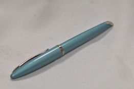 A Waterman Carene Islands Lagoon cartridge fountain pen with Waterman 18k nib. In very d=good