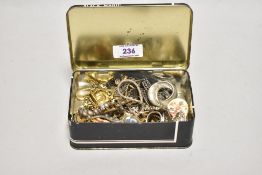 A collection of white metal jewellery and gold coloured brooches, to include a cameo brooch, an Isle