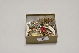 A small collection of decorative jewellery, to include cameo brooches, an Italian micromosaic