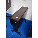 An early 20th Century mahogany drop leaf occasional table