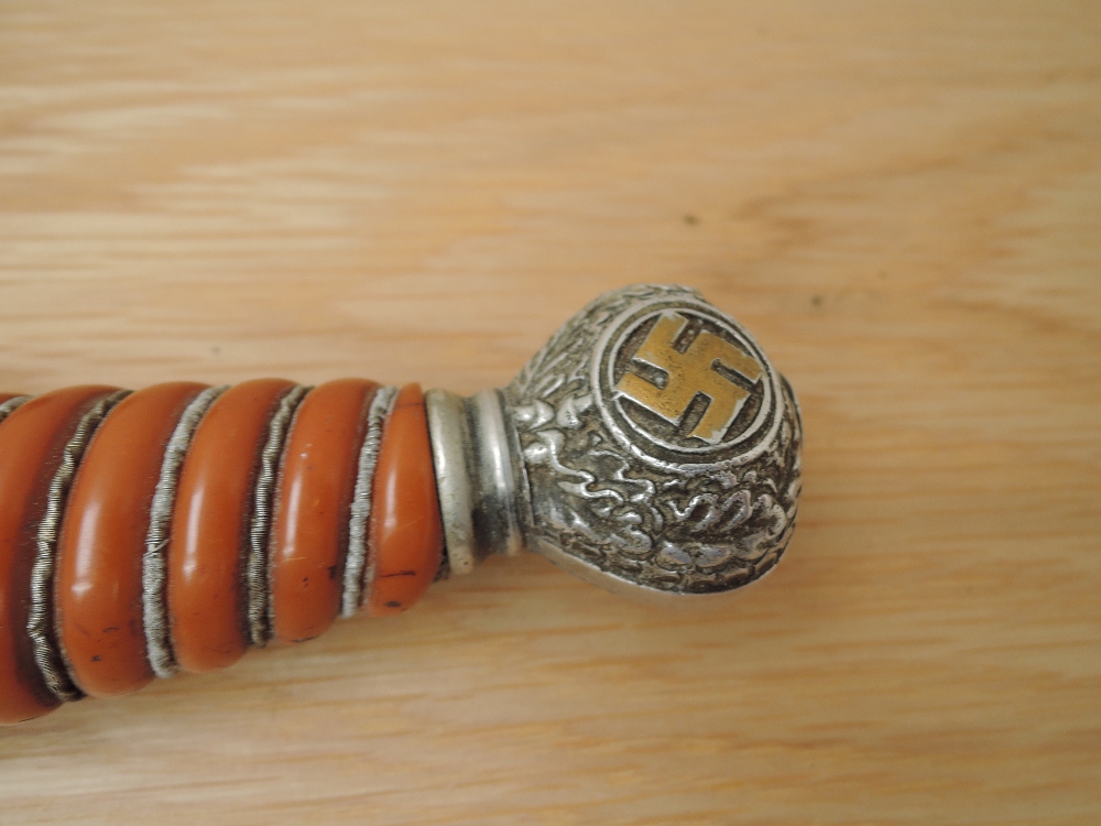 A German Third Reich Officers Dress Dagger by Eickhorn, metal scabbard, portepee knot, blade - Image 4 of 5