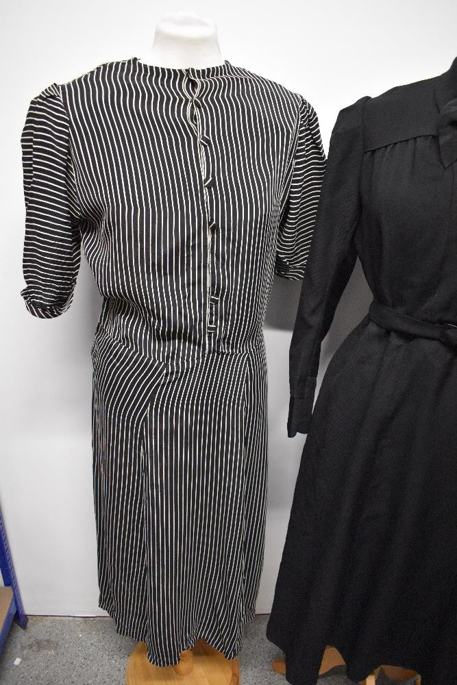 Two 1930s/1940s day dresses, one of black and white crepe in a larger size and one in black wool - Image 5 of 16