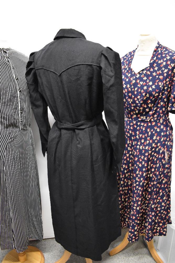 Two 1930s/1940s day dresses, one of black and white crepe in a larger size and one in black wool - Image 7 of 16