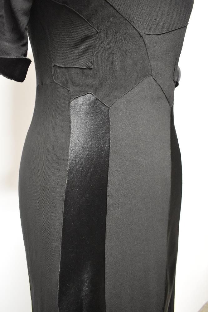 A stunning Art Deco 1930s evening gown of black satin backed crepe, with wonderful use being made of - Image 6 of 15