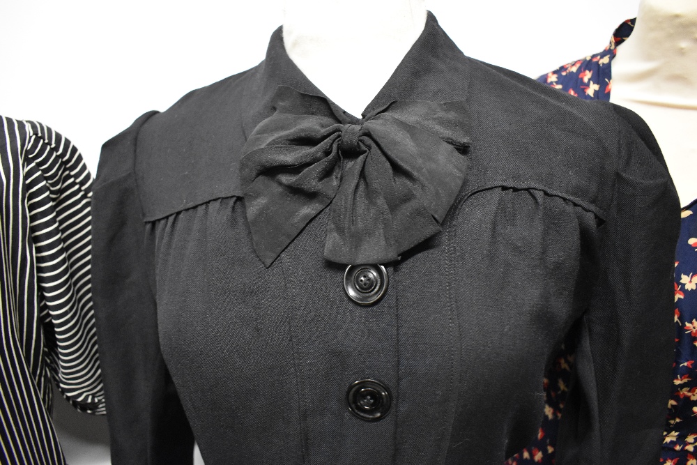 Two 1930s/1940s day dresses, one of black and white crepe in a larger size and one in black wool - Image 4 of 16
