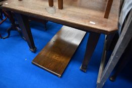 A 19th Century oak windout dining table