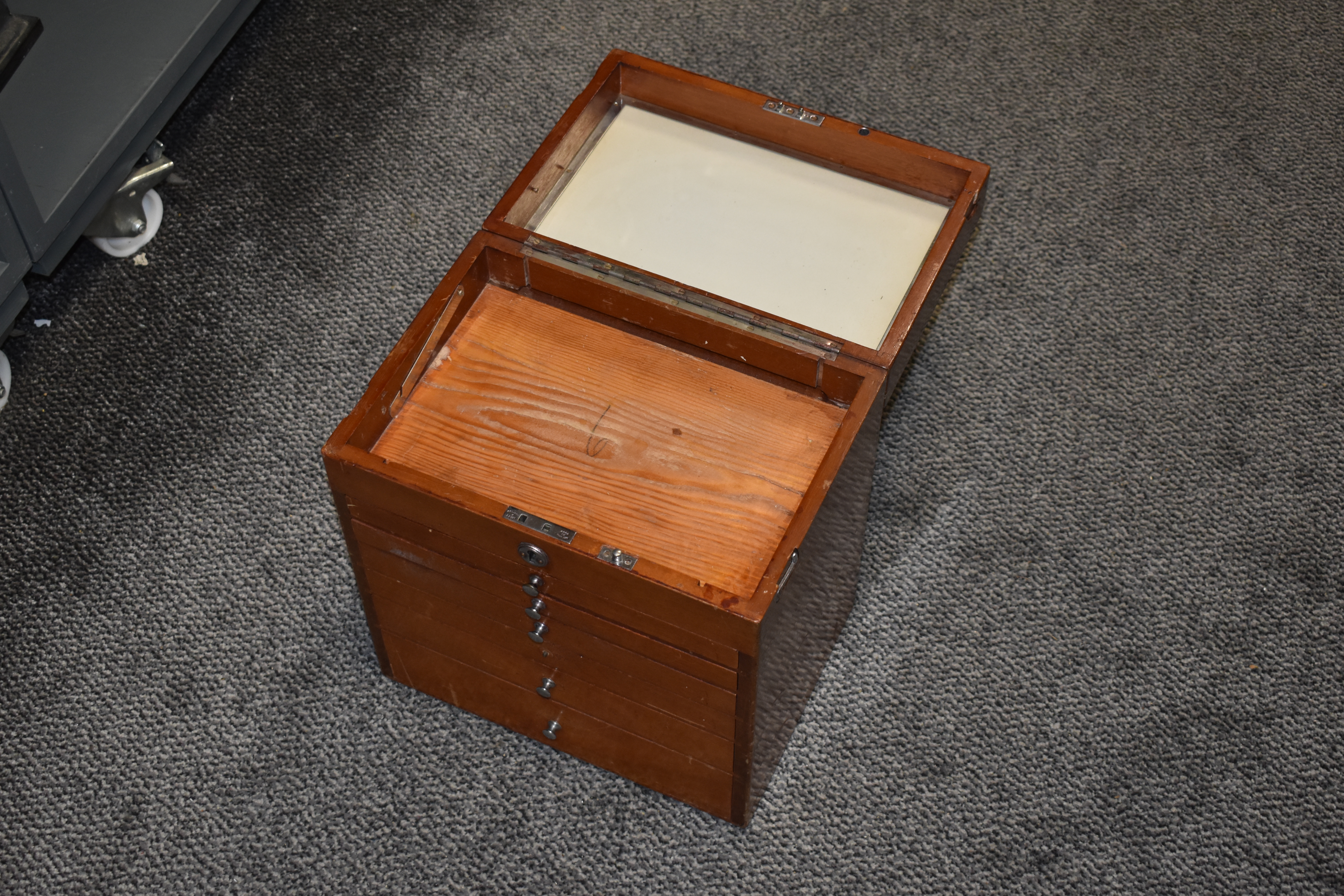 A 20th Century mahogany dentist's cabinet, with lift up top, and six drawers beneath, measuring 38cm - Image 2 of 5
