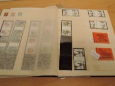 GB QVIC-QEII MINT & USED COLLECTION INC APX 50 BOOKLETS IN STOCKBOOK Netto stockbook with GB