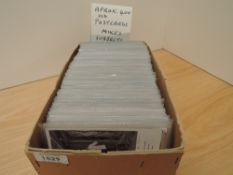 BOX OF APX 400 OLD POSTCARDS, MIXED SUBJECTS Box with in the region of 400 old postcards, with mixed