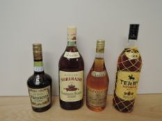 Four bottles of Brandy & Cognac, Very Special Hennessy 70 proof 40% vol 17.60 fl oz 50cl, Soberano