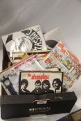 A boxed of mixed 45's in varying condition - some decent bits in here , some unsleeved and some