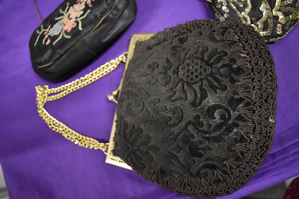 Four vintage evening bags, including 1920s embroidered satin bag, 30s sequinned bag and Italian made - Image 5 of 5