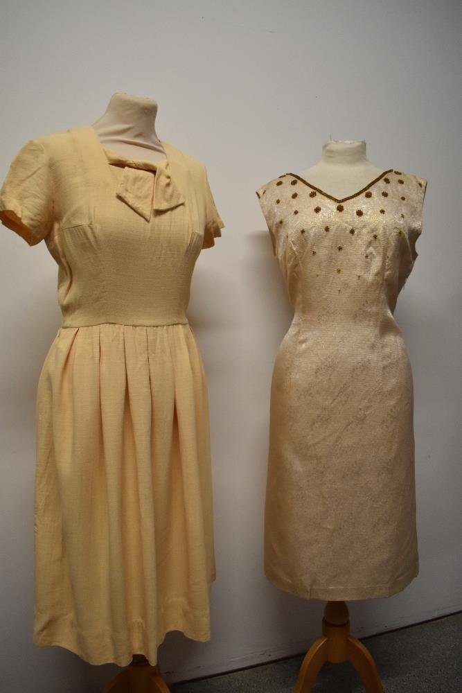 A 1950s buttermilk textured cotton day dress with tie detail to bodice, pleated skirt and cap - Image 5 of 7