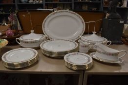 An assorted collection of Paragon Belinda patterned tableware, to include an oval ashette, and two