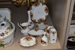 A small collection of Royal Albert Old Country Roses patterned items, to include trinket dishes
