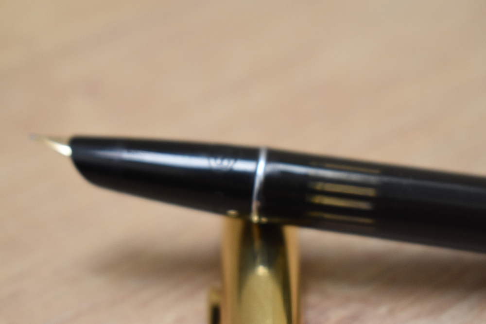 AnAurora 88P piston fill fountain pen in black with gold cap - Image 2 of 4