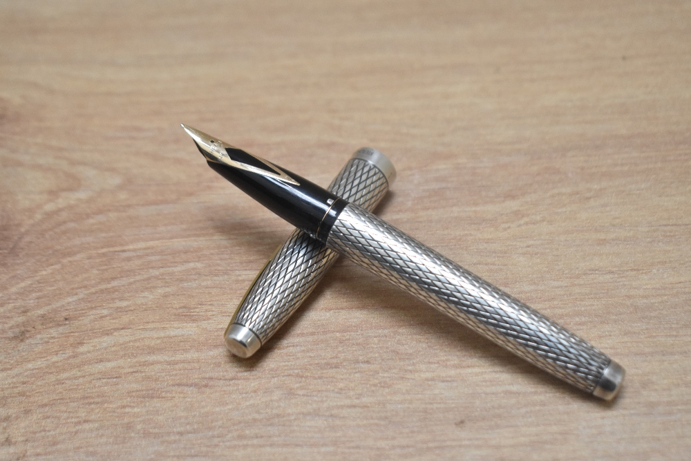A Sheaffer Imperial Sovereign fountain pen in sterling silver with diamond design with Sheaffer - Image 3 of 5